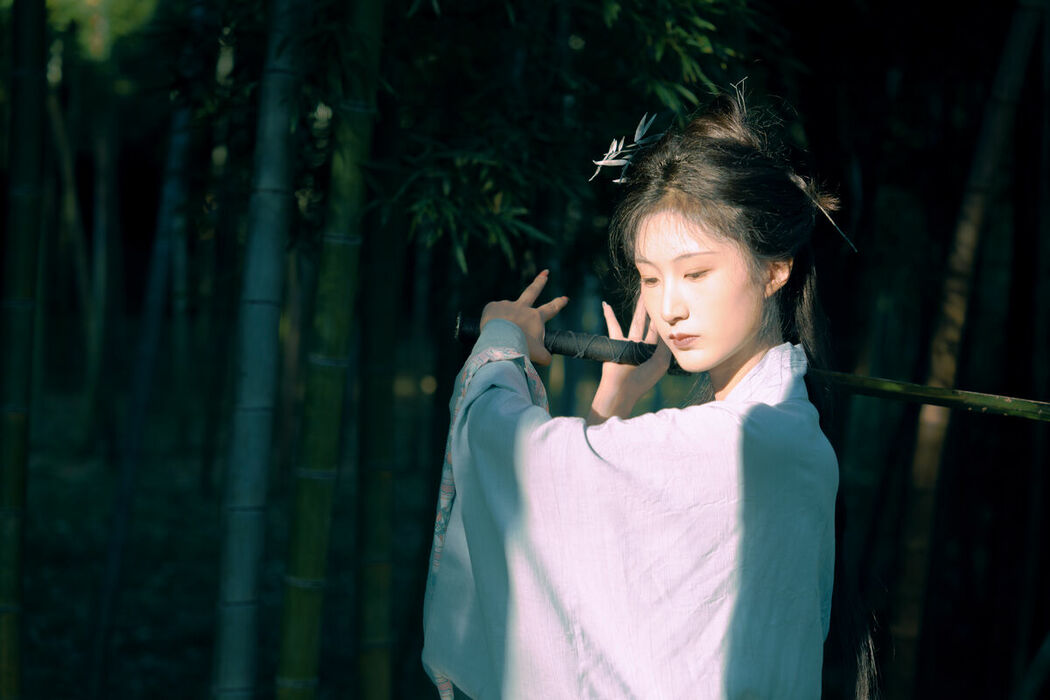 YiTuYu艺图语 Vol.8919 He Li Han (29P)