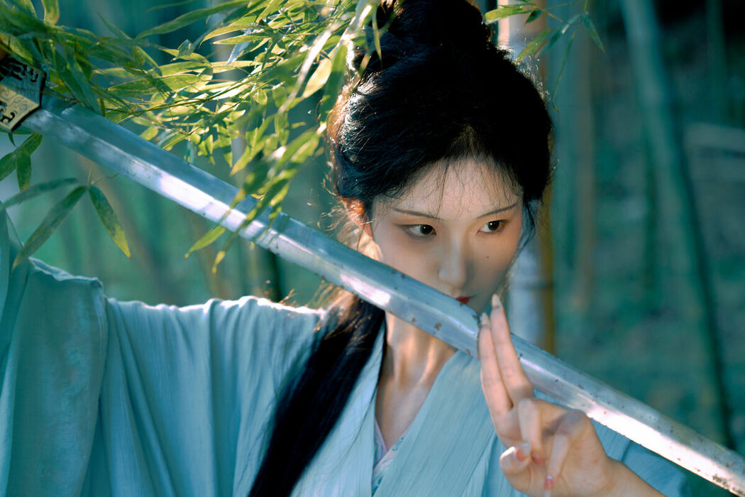 YiTuYu艺图语 Vol.8919 He Li Han (29P)