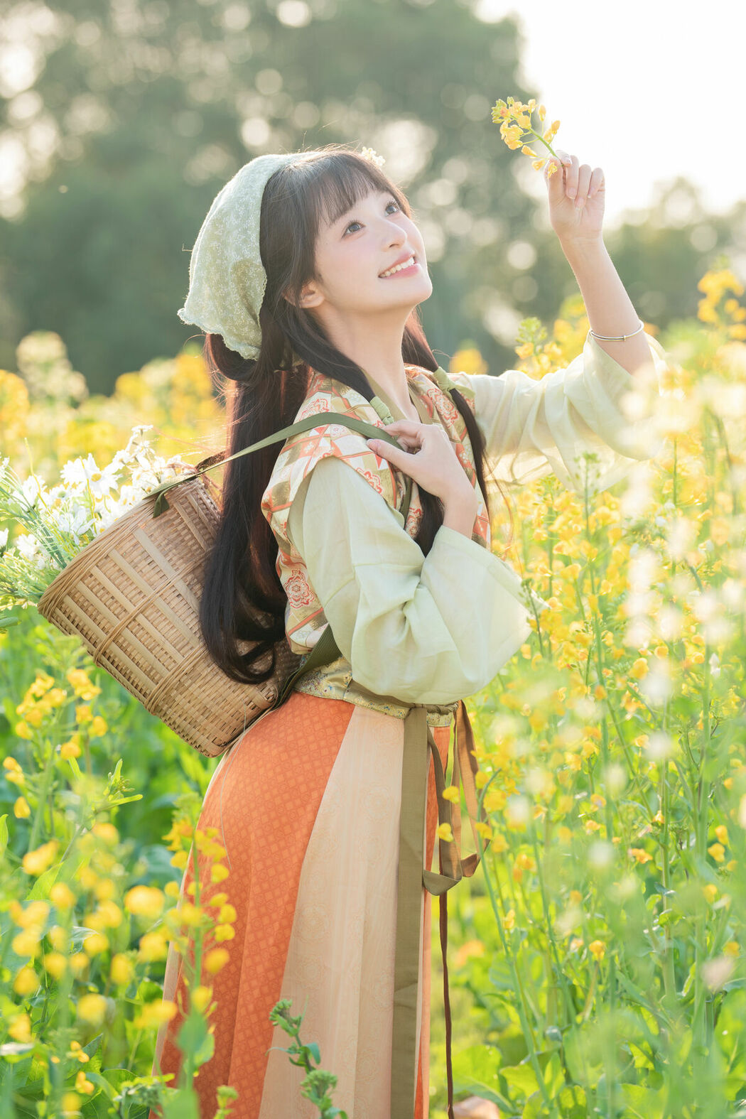 YiTuYu艺图语 Vol.8933 Xia Yu Xiao Nian (40P)