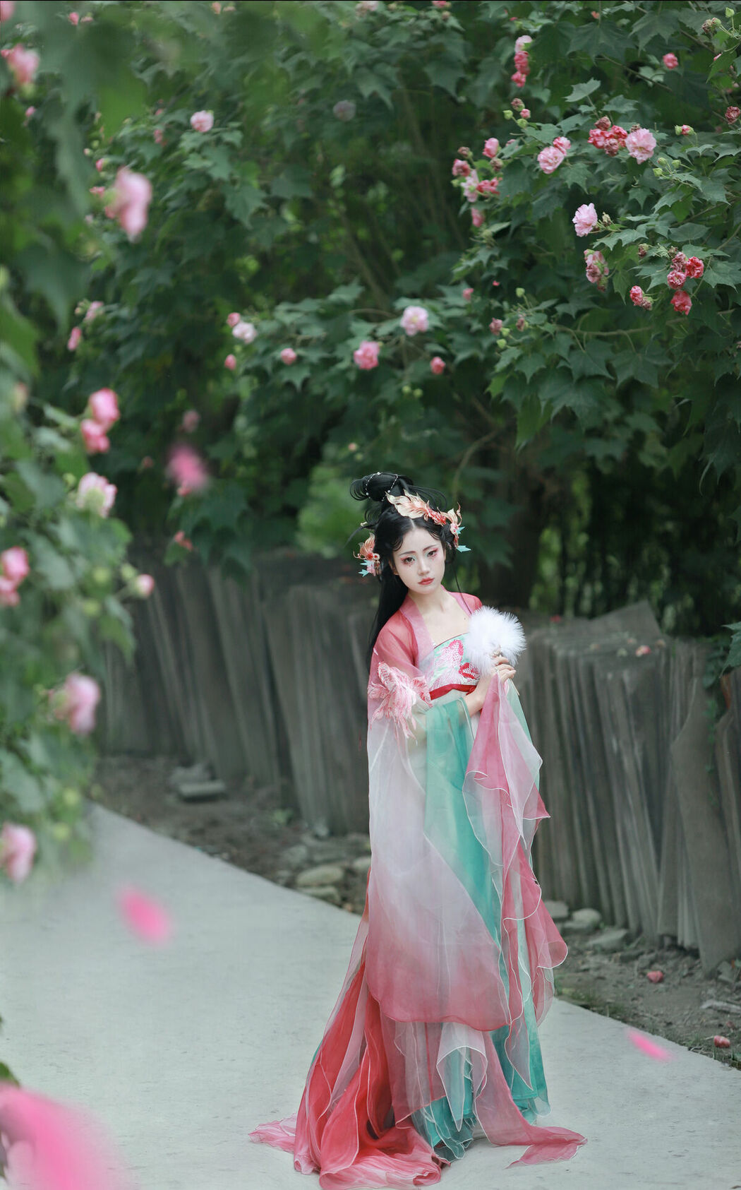 YiTuYu艺图语 Vol.8936 Qian Yue (14P)