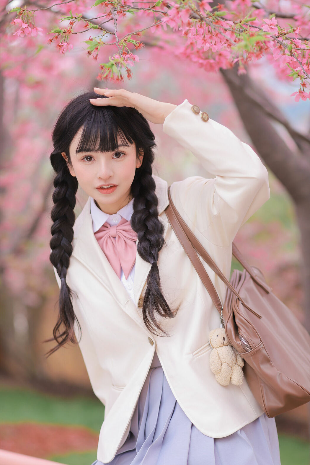 YiTuYu艺图语 Vol.8932 Zhuo Dao Yi Zhi Su Su (28P)