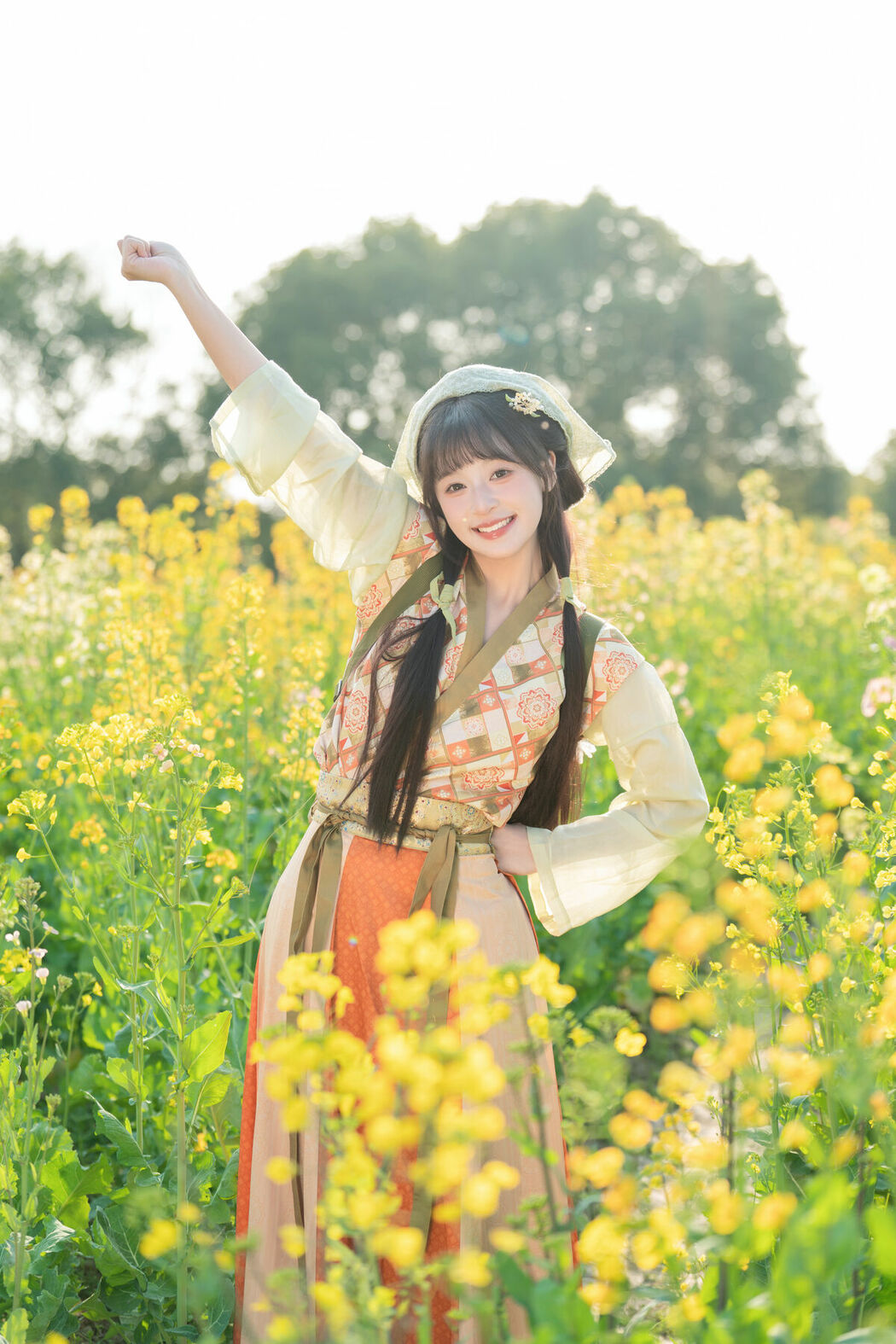 YiTuYu艺图语 Vol.8933 Xia Yu Xiao Nian (40P)