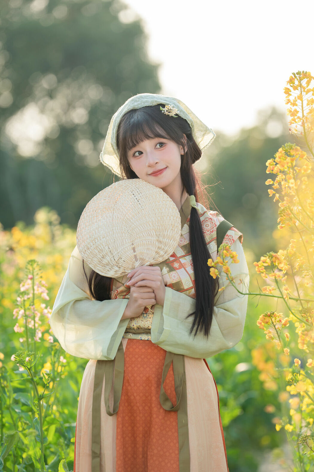 YiTuYu艺图语 Vol.8933 Xia Yu Xiao Nian (40P)