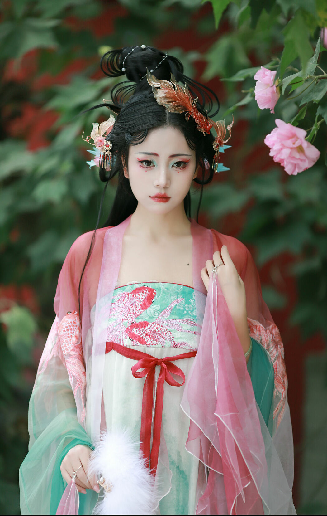 YiTuYu艺图语 Vol.8936 Qian Yue (14P)