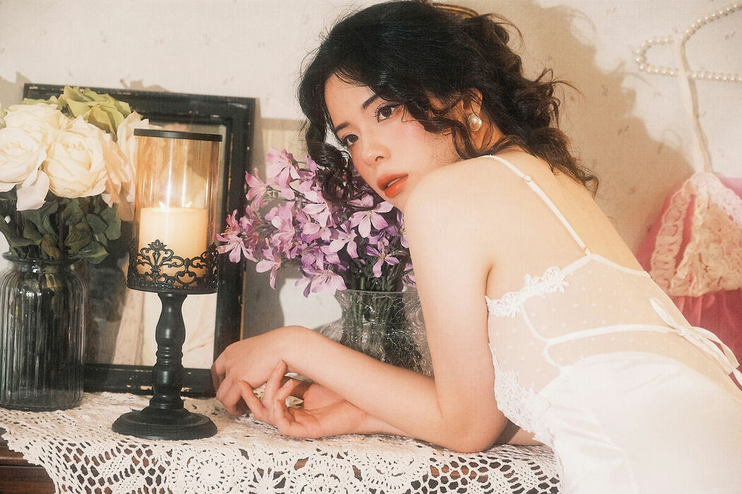 YiTuYu艺图语 Vol.8924 Yi Zhi Qian Qian (23P)