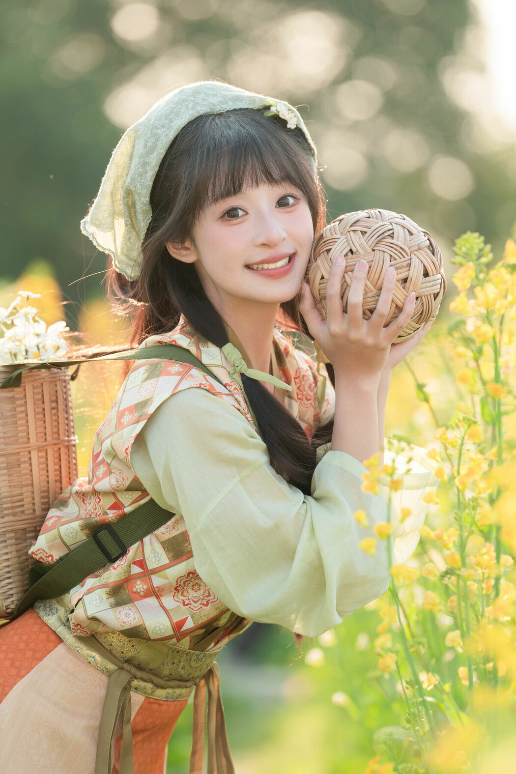 YiTuYu艺图语 Vol.8933 Xia Yu Xiao Nian (40P)