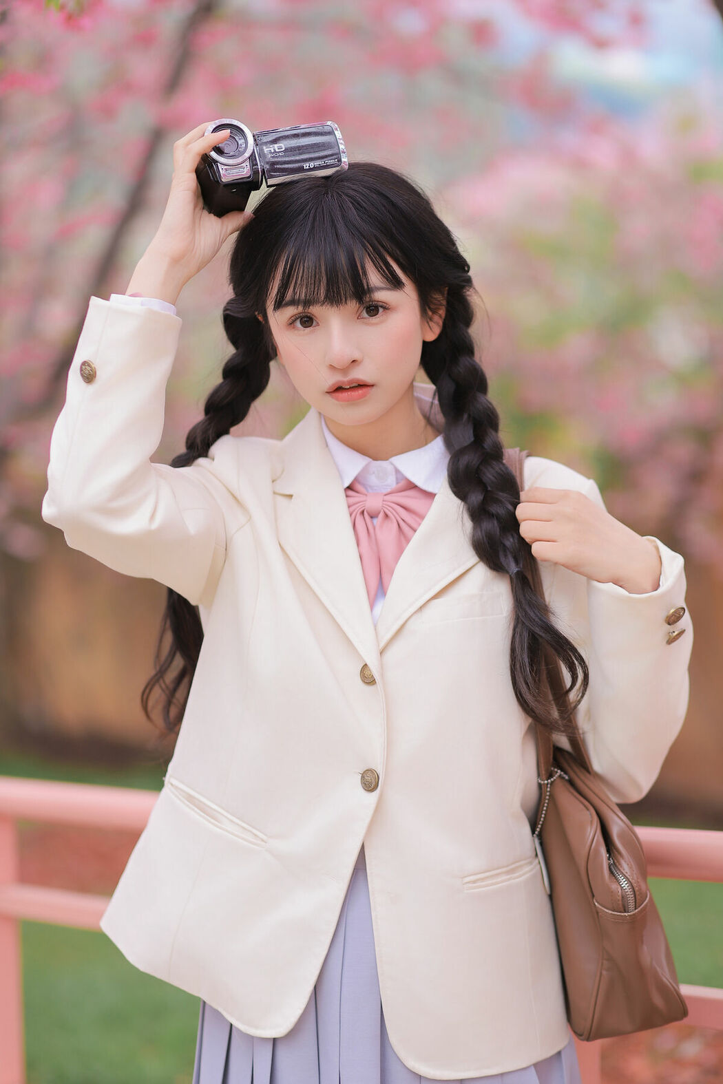 YiTuYu艺图语 Vol.8932 Zhuo Dao Yi Zhi Su Su (28P)