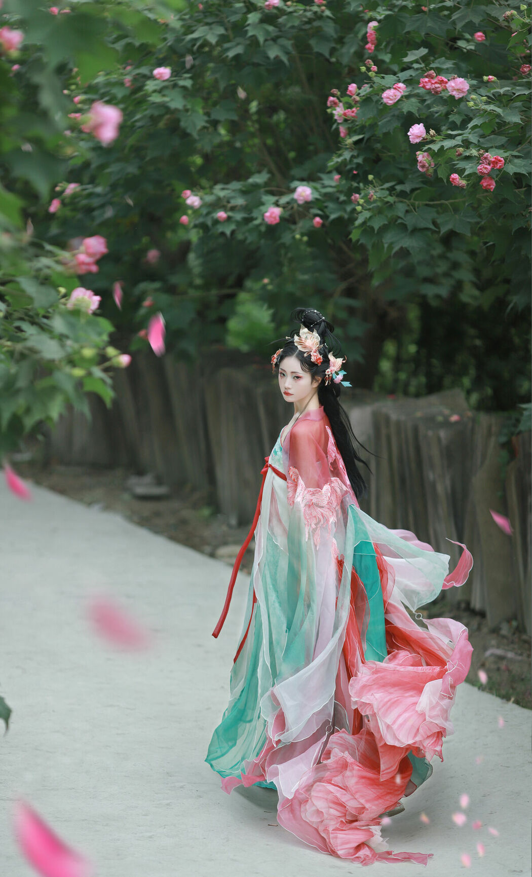 YiTuYu艺图语 Vol.8936 Qian Yue (14P)