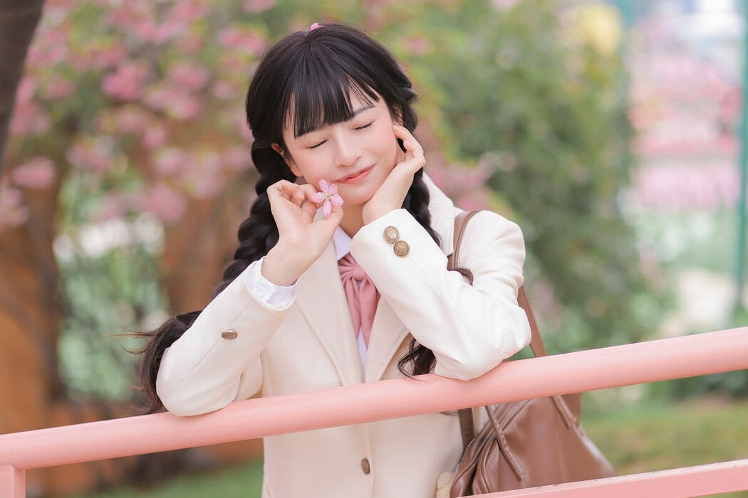 YiTuYu艺图语 Vol.8932 Zhuo Dao Yi Zhi Su Su (28P)