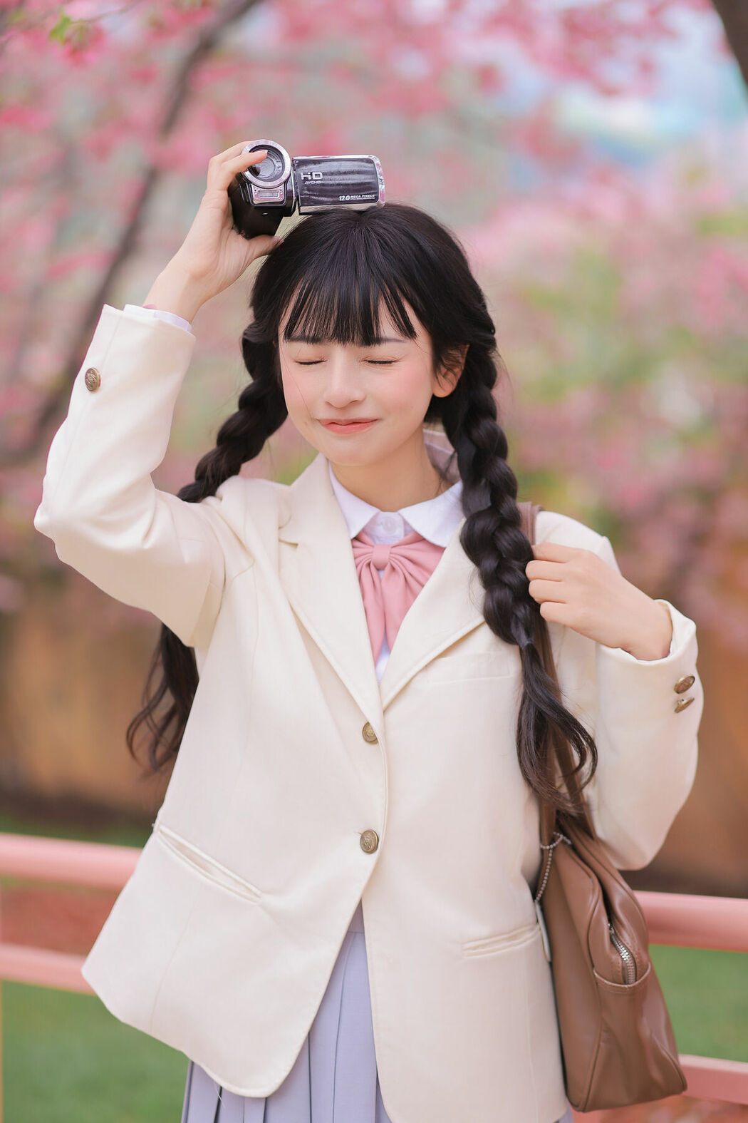 YiTuYu艺图语 Vol.8932 Zhuo Dao Yi Zhi Su Su (28P)