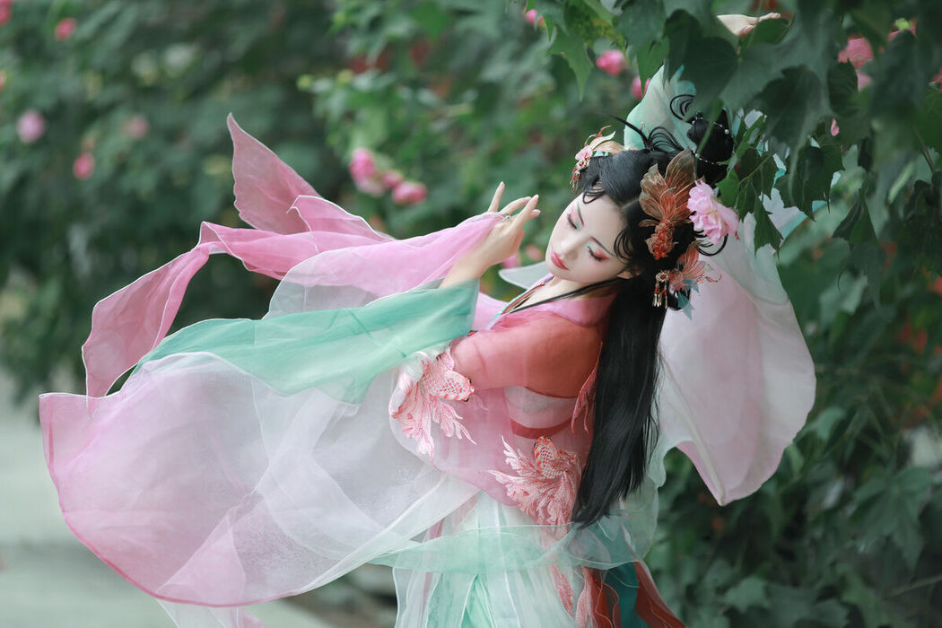 YiTuYu艺图语 Vol.8936 Qian Yue (14P)