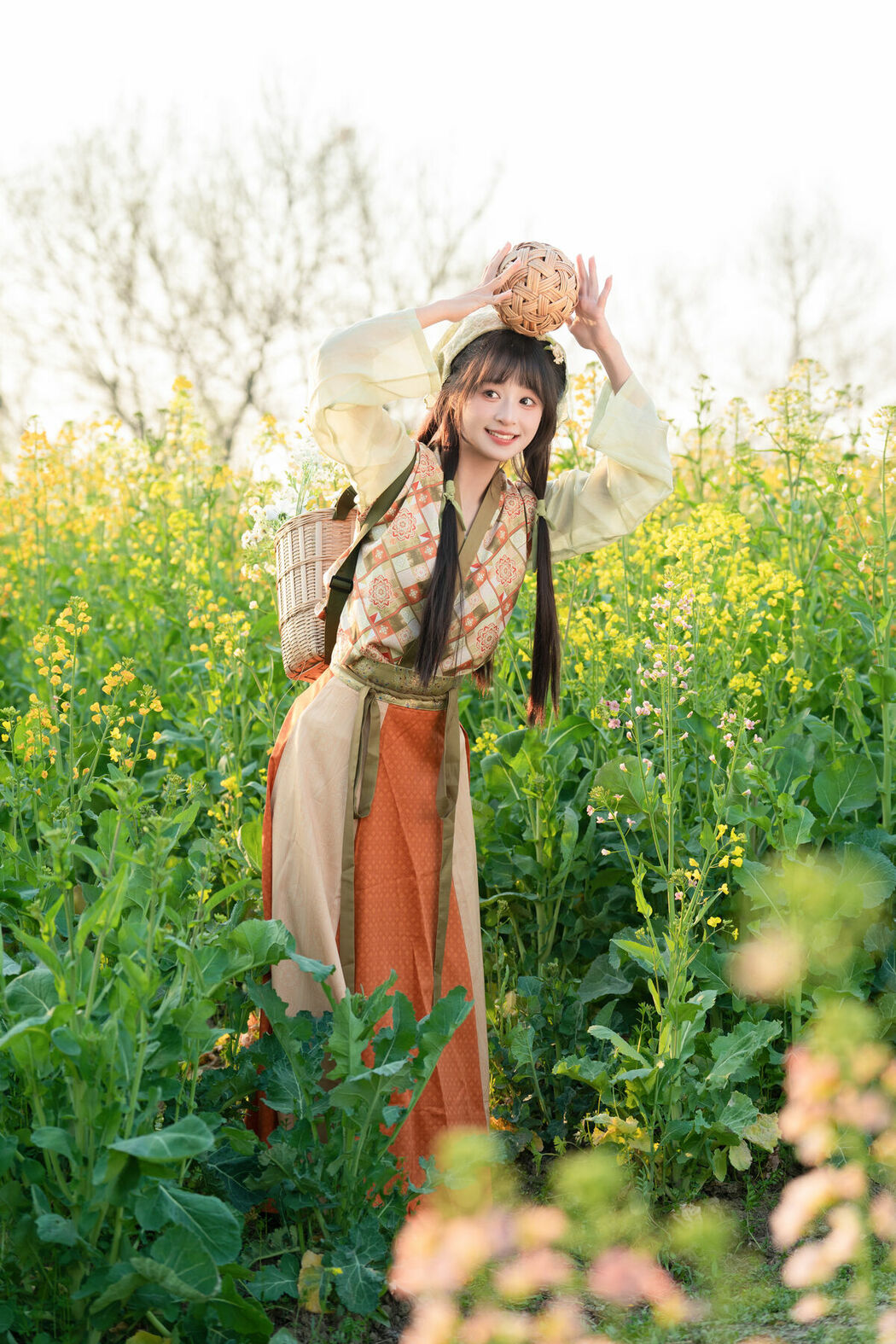 YiTuYu艺图语 Vol.8933 Xia Yu Xiao Nian (40P)