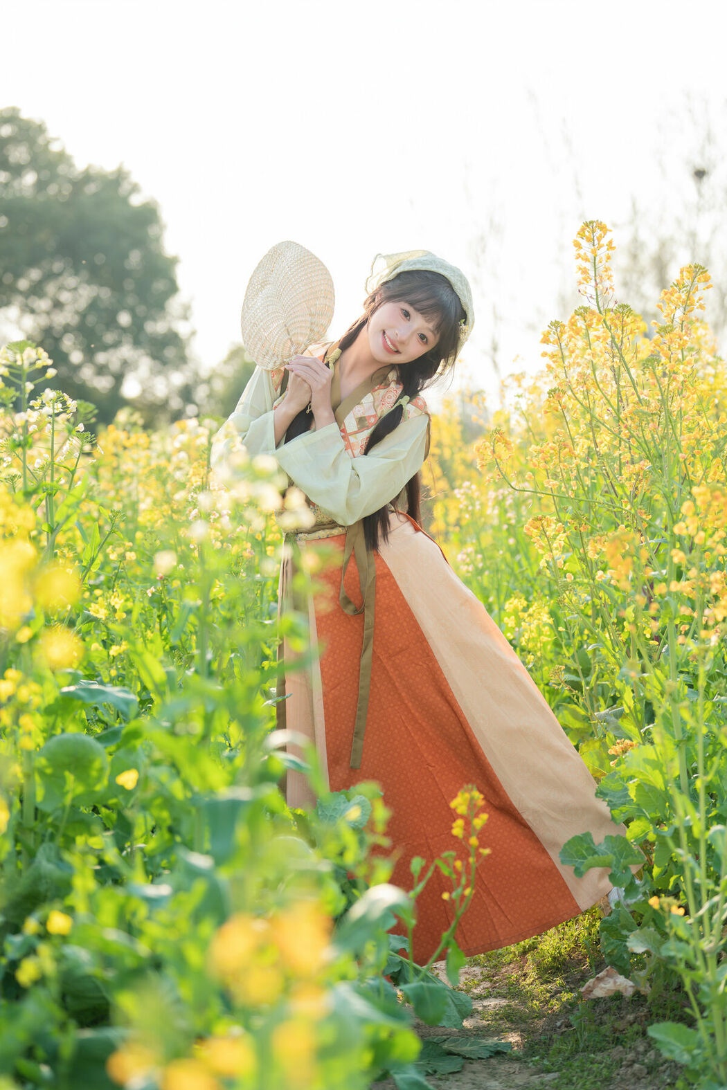 YiTuYu艺图语 Vol.8933 Xia Yu Xiao Nian (40P)