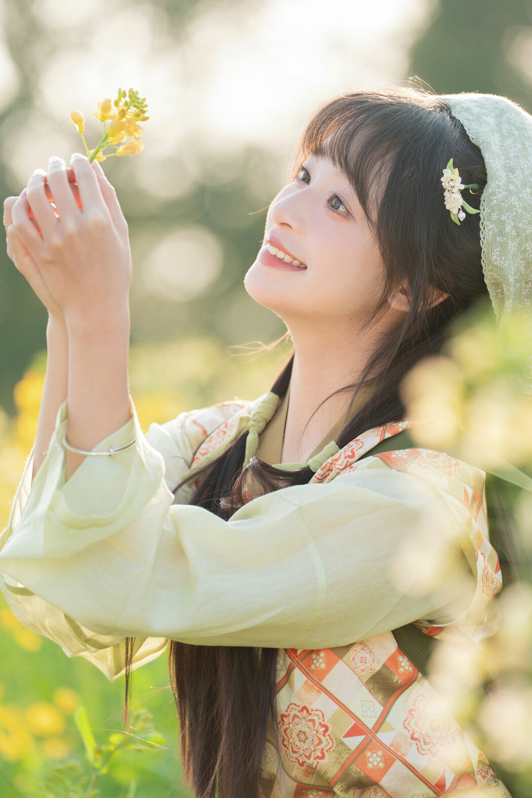 YiTuYu艺图语 Vol.8933 Xia Yu Xiao Nian (40P)