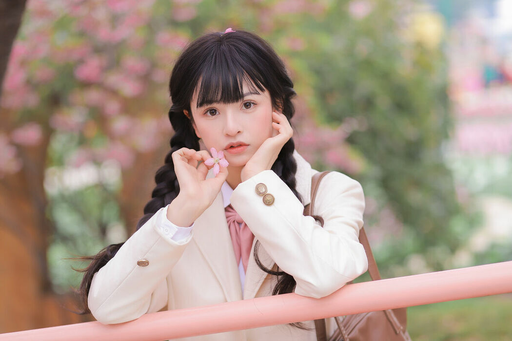 YiTuYu艺图语 Vol.8932 Zhuo Dao Yi Zhi Su Su (28P)