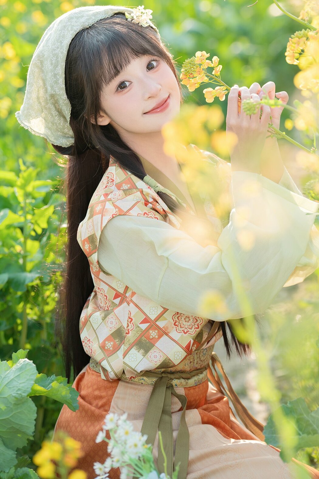 YiTuYu艺图语 Vol.8933 Xia Yu Xiao Nian (40P) Cover Photo