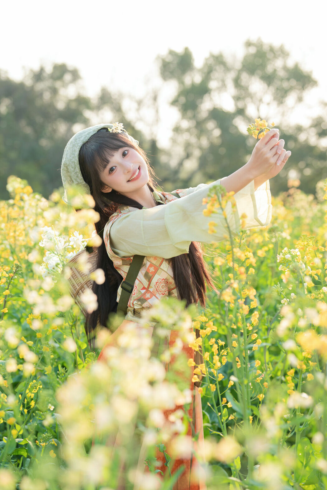 YiTuYu艺图语 Vol.8933 Xia Yu Xiao Nian (40P)