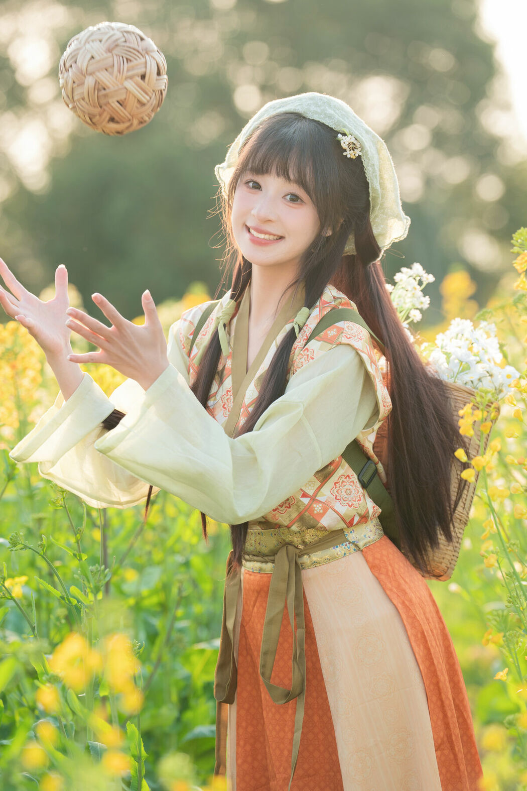 YiTuYu艺图语 Vol.8933 Xia Yu Xiao Nian (40P)