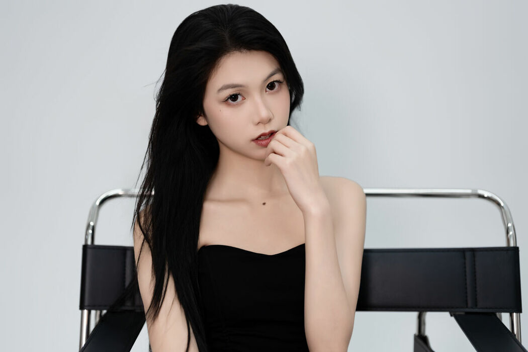 YiTuYu艺图语 Vol.8927 Xiao Zhen Tong Xue (54P)