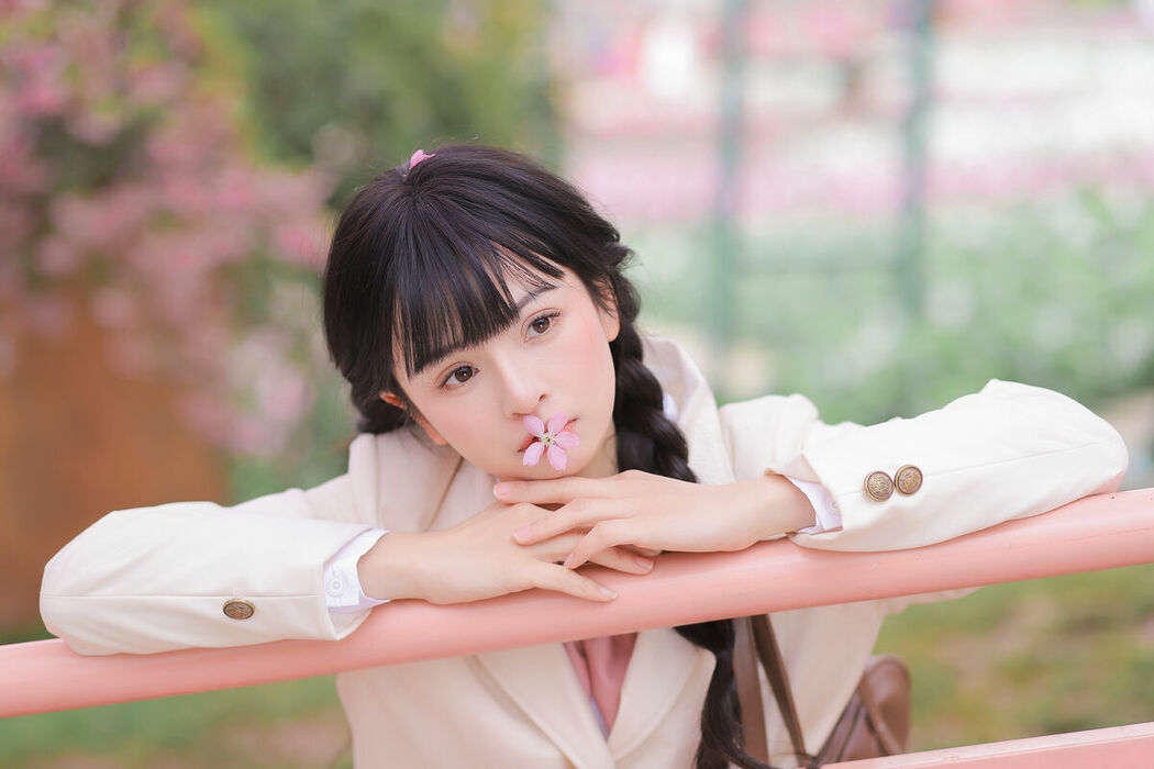 YiTuYu艺图语 Vol.8932 Zhuo Dao Yi Zhi Su Su (28P)