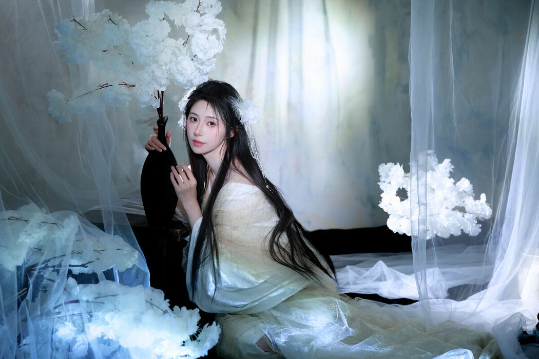 YiTuYu艺图语 Vol.8929 Fen Mian Gu Niang (15P)