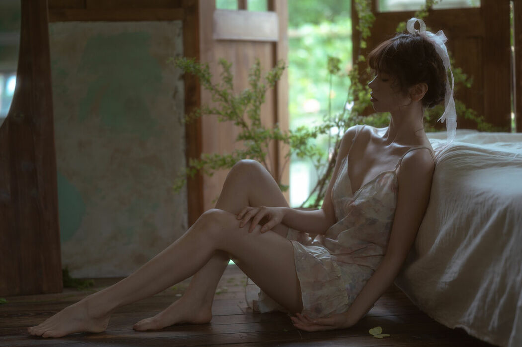 YiTuYu艺图语 Vol.8928 Lin Mu Ting Zi (22P)