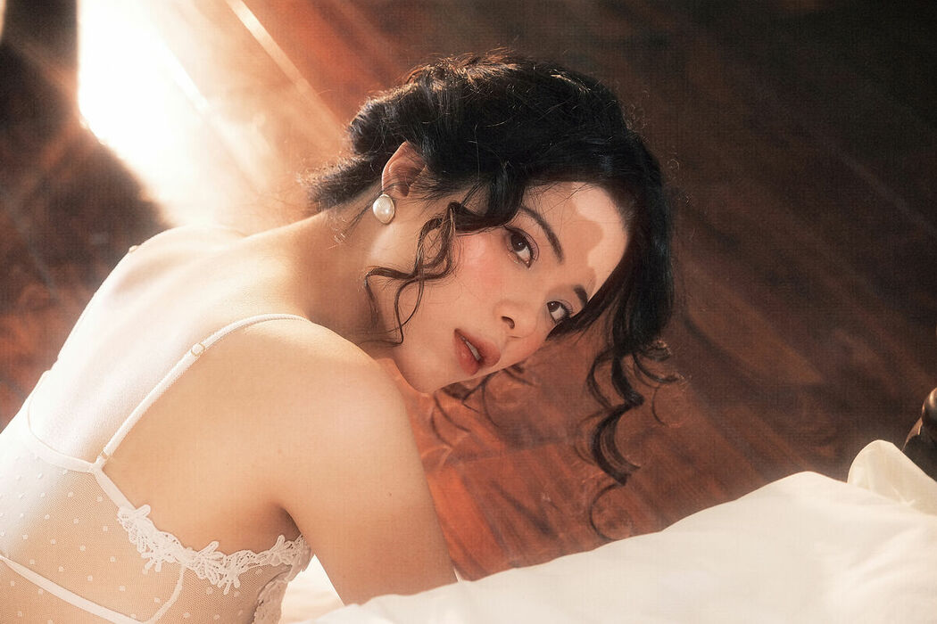 YiTuYu艺图语 Vol.8924 Yi Zhi Qian Qian (23P)