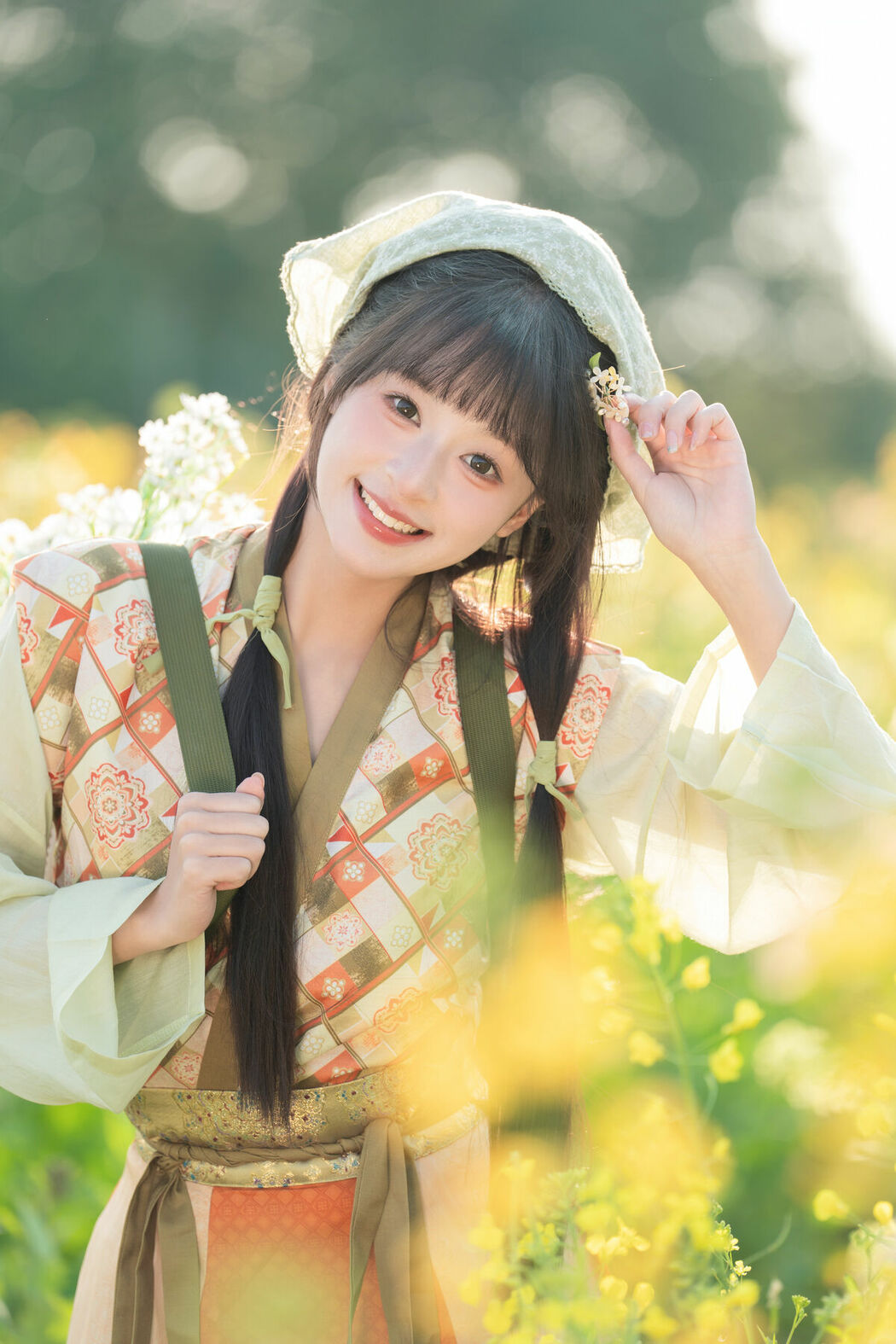 YiTuYu艺图语 Vol.8933 Xia Yu Xiao Nian (40P)