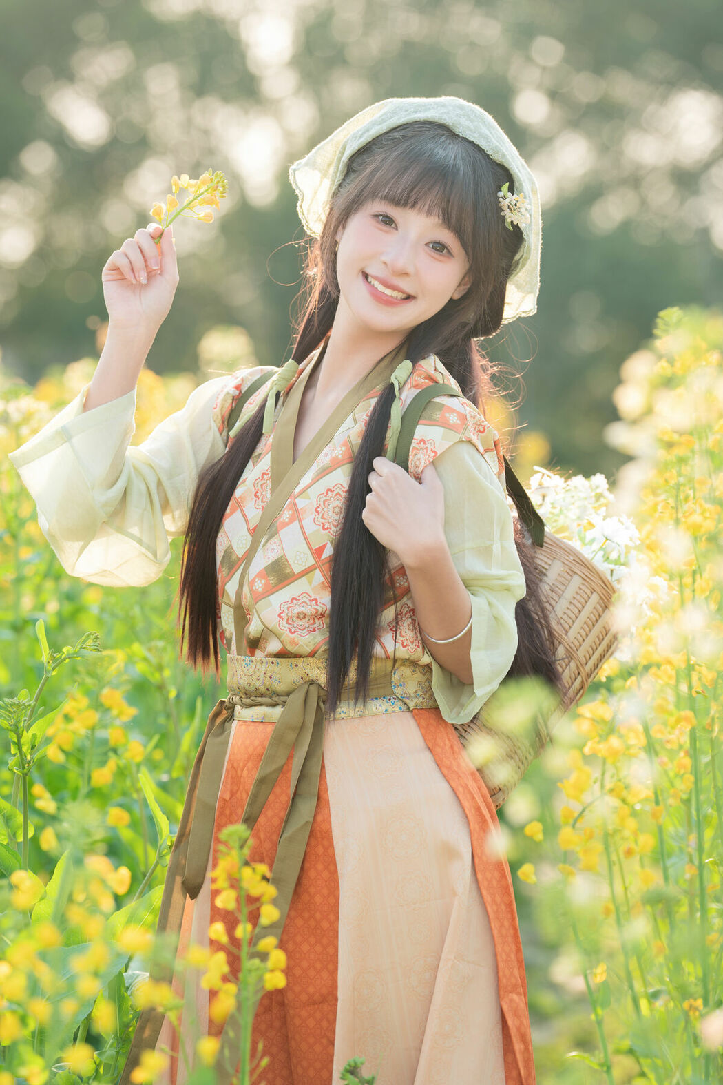 YiTuYu艺图语 Vol.8933 Xia Yu Xiao Nian (40P)