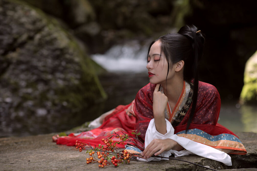 YiTuYu艺图语 Vol.8939 Yu Shi Ya (27P)