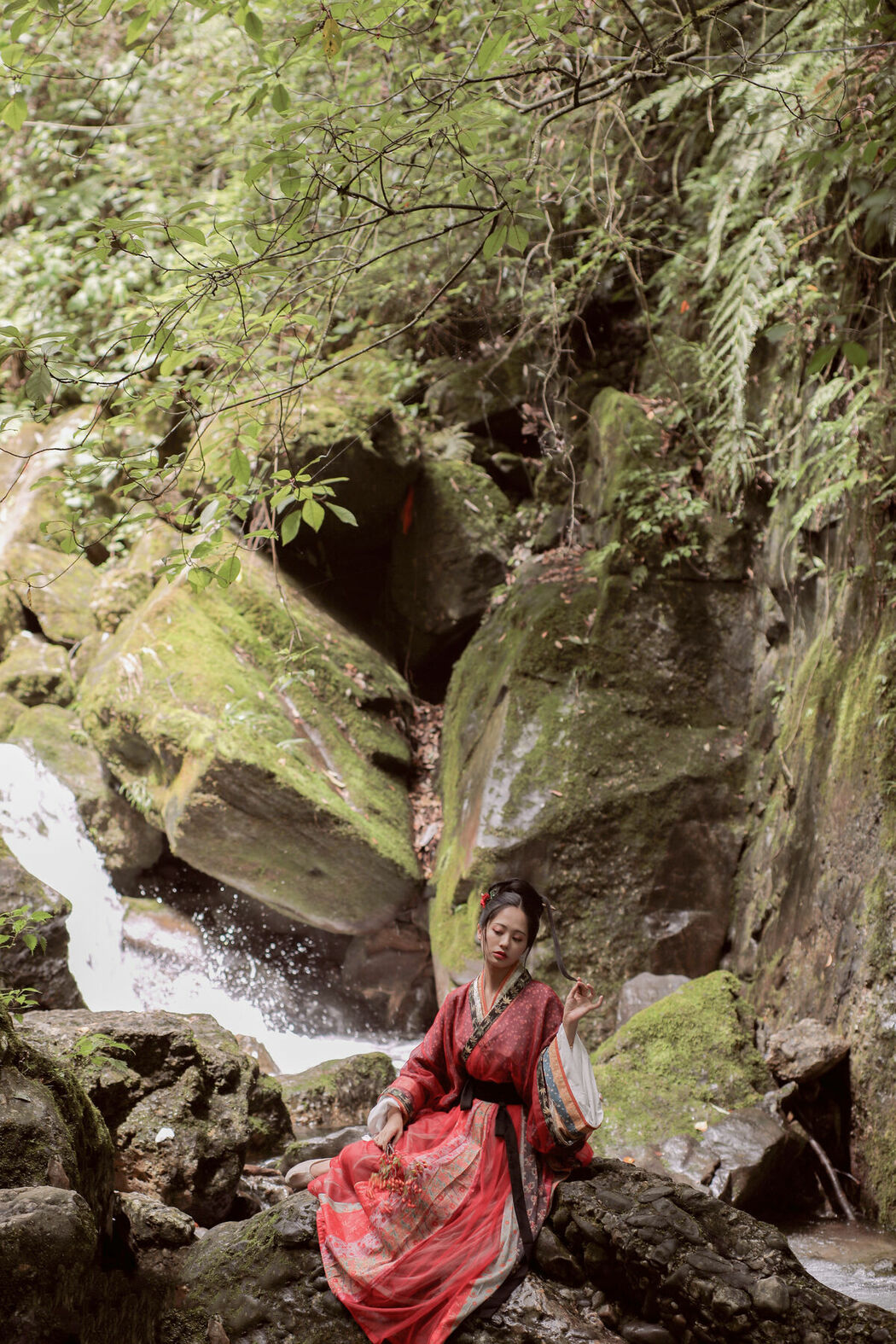 YiTuYu艺图语 Vol.8939 Yu Shi Ya (27P)