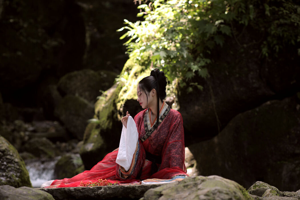 YiTuYu艺图语 Vol.8939 Yu Shi Ya (27P)