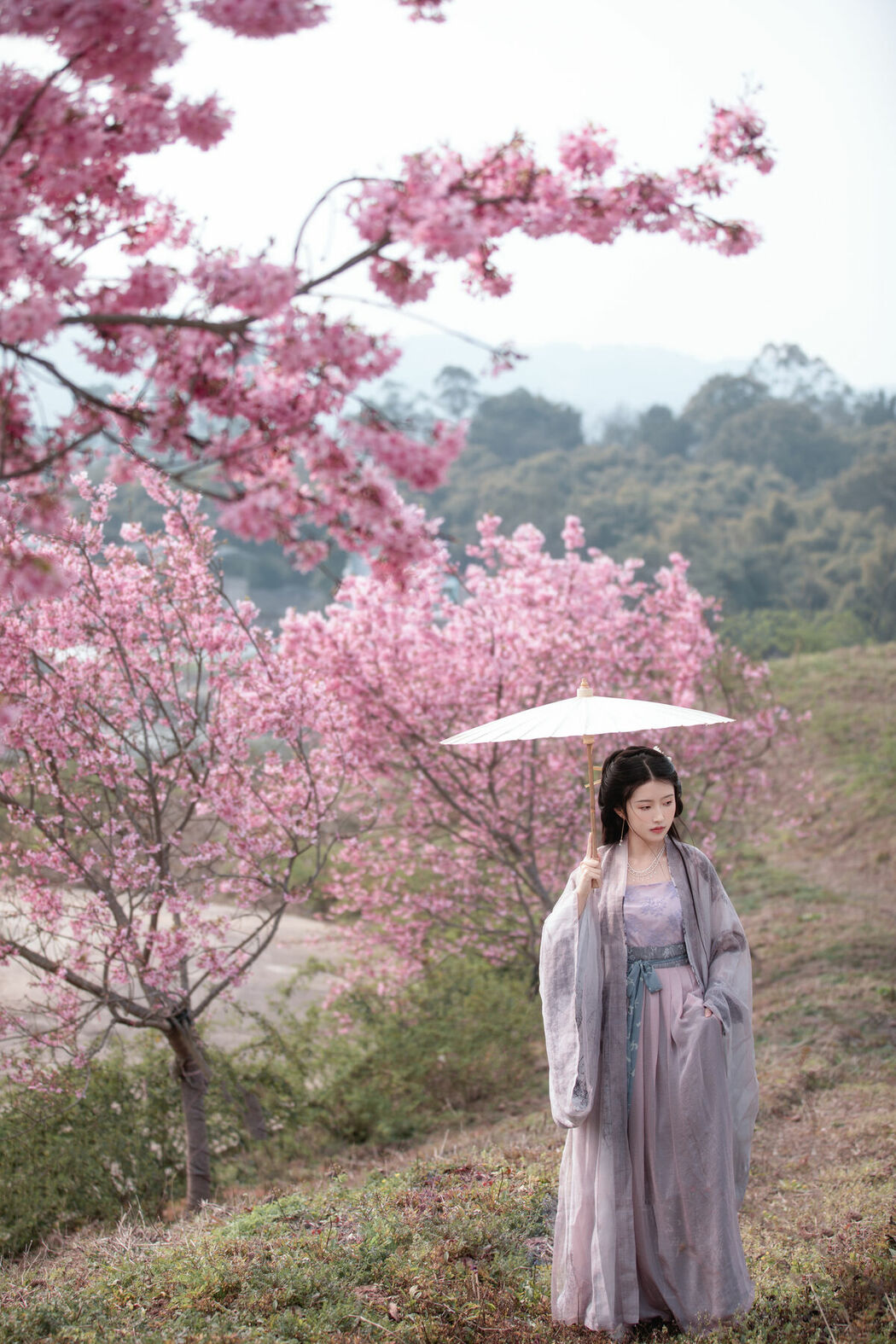 YiTuYu艺图语 Vol.8942 Qiu Yu (17P)