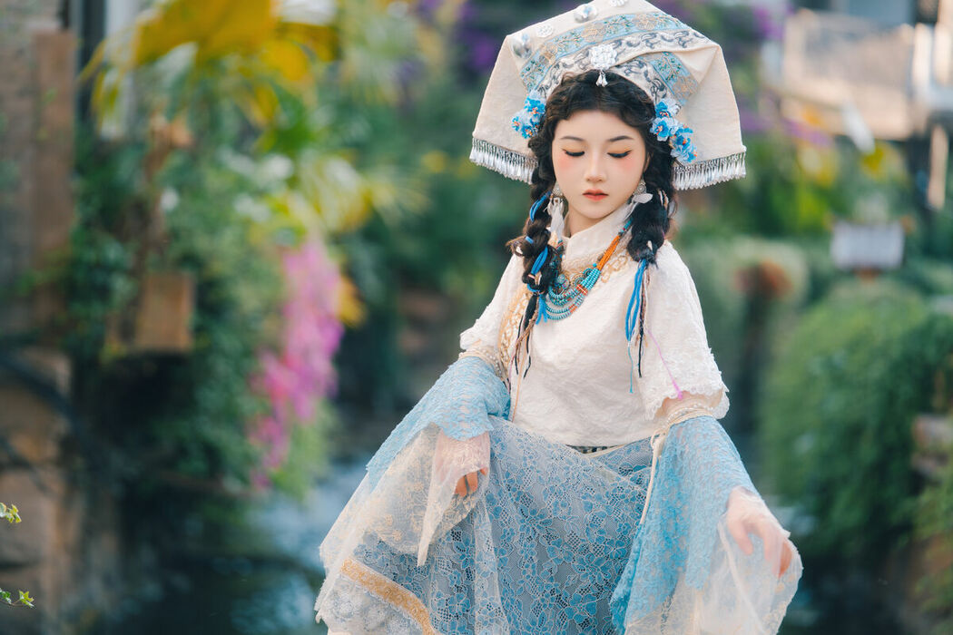 YiTuYu艺图语 Vol.8941 Xiao Lin (15P)