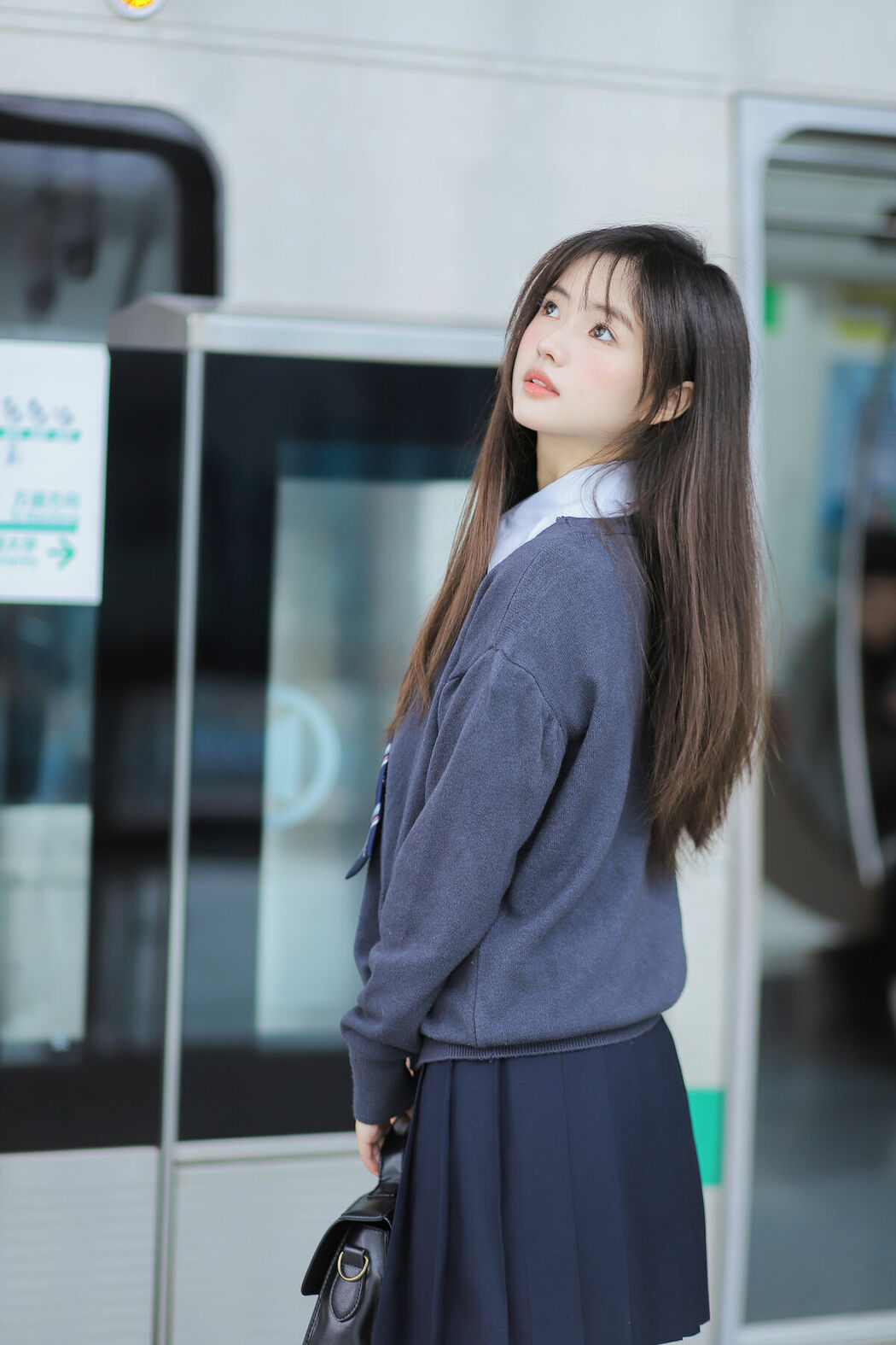 YiTuYu艺图语 Vol.8944 Bo Luo You Dian Tian (25P)