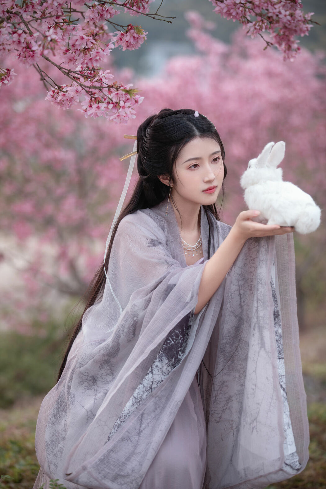 YiTuYu艺图语 Vol.8942 Qiu Yu (17P)