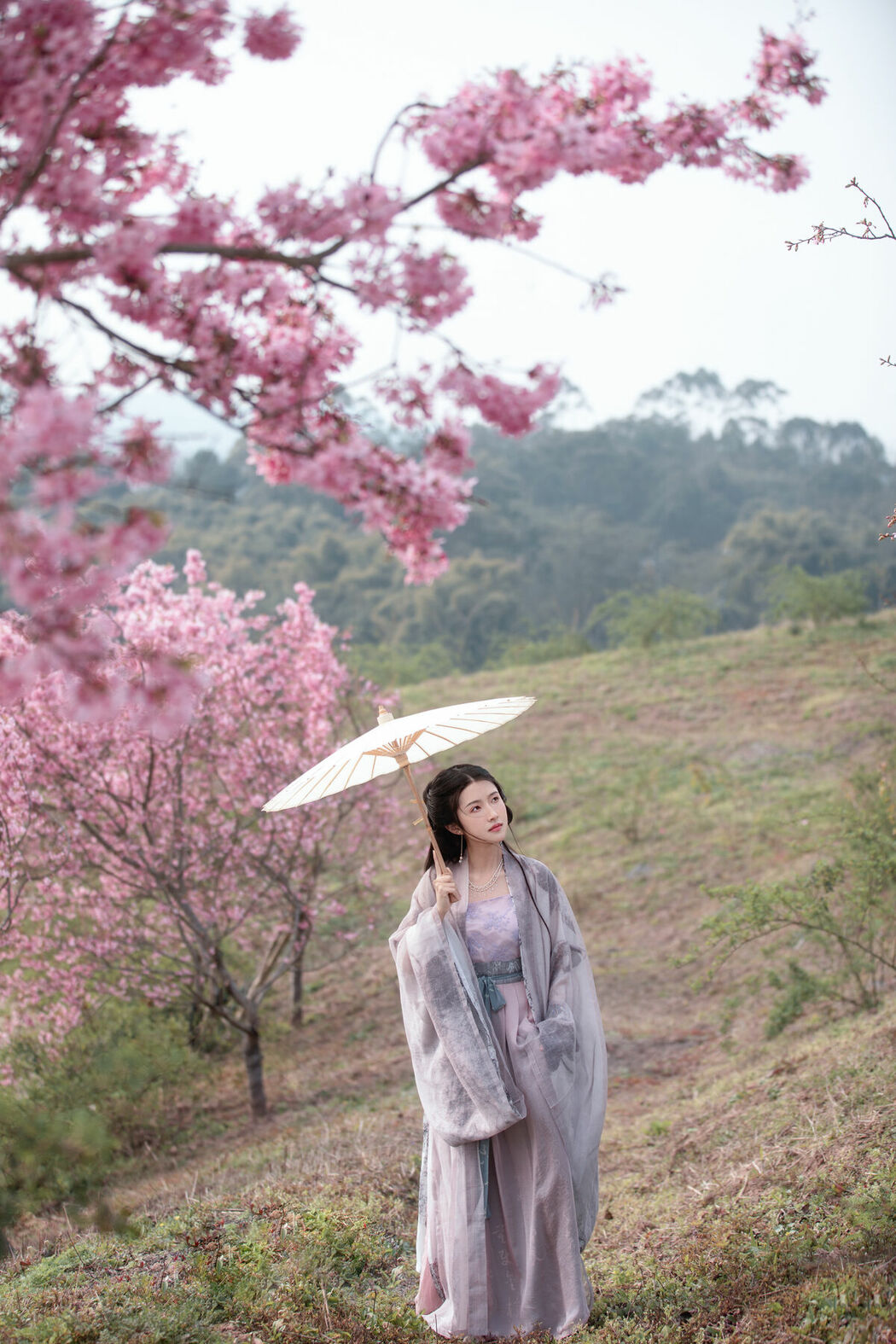 YiTuYu艺图语 Vol.8942 Qiu Yu (17P)