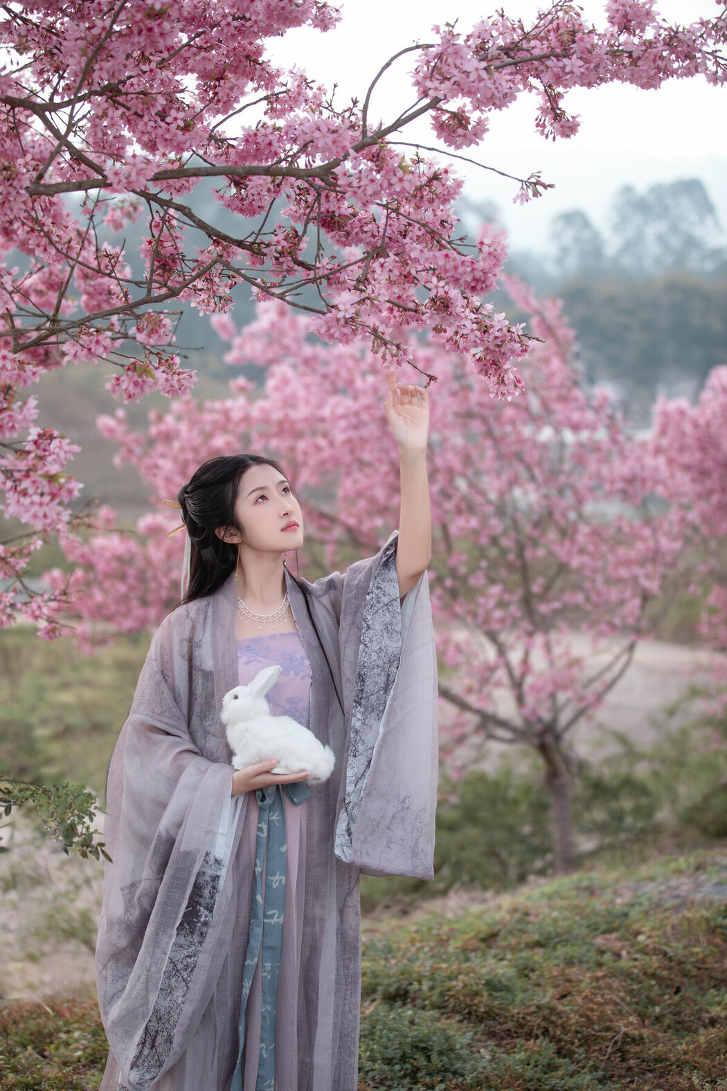 YiTuYu艺图语 Vol.8942 Qiu Yu (17P)