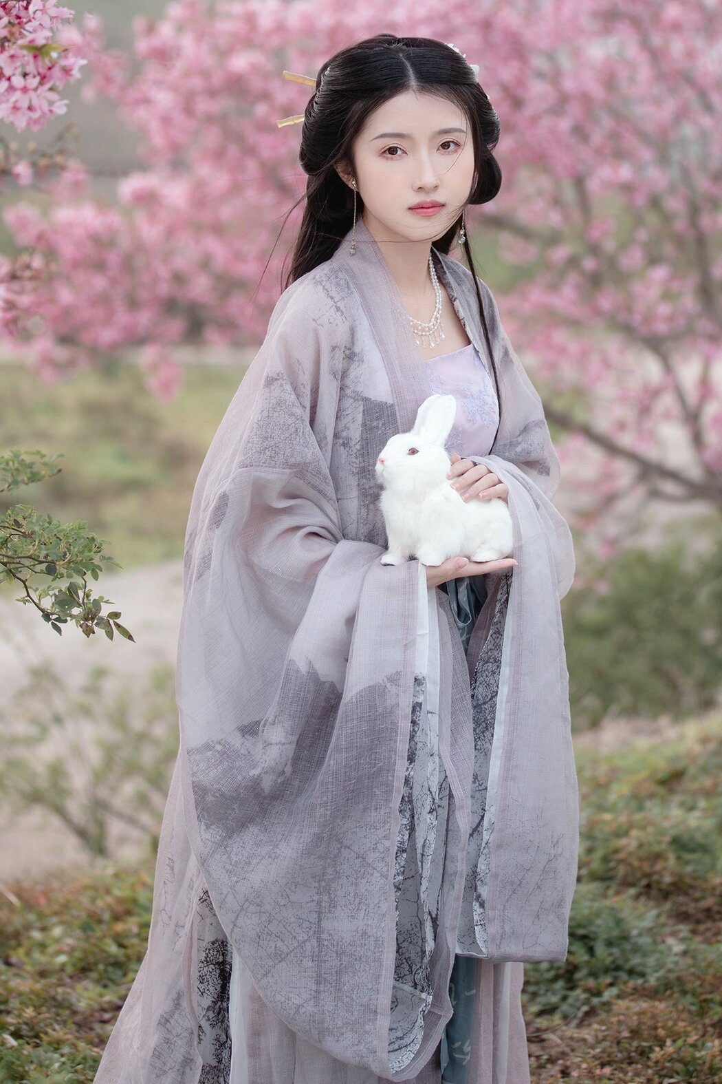 YiTuYu艺图语 Vol.8942 Qiu Yu (17P) Cover Photo