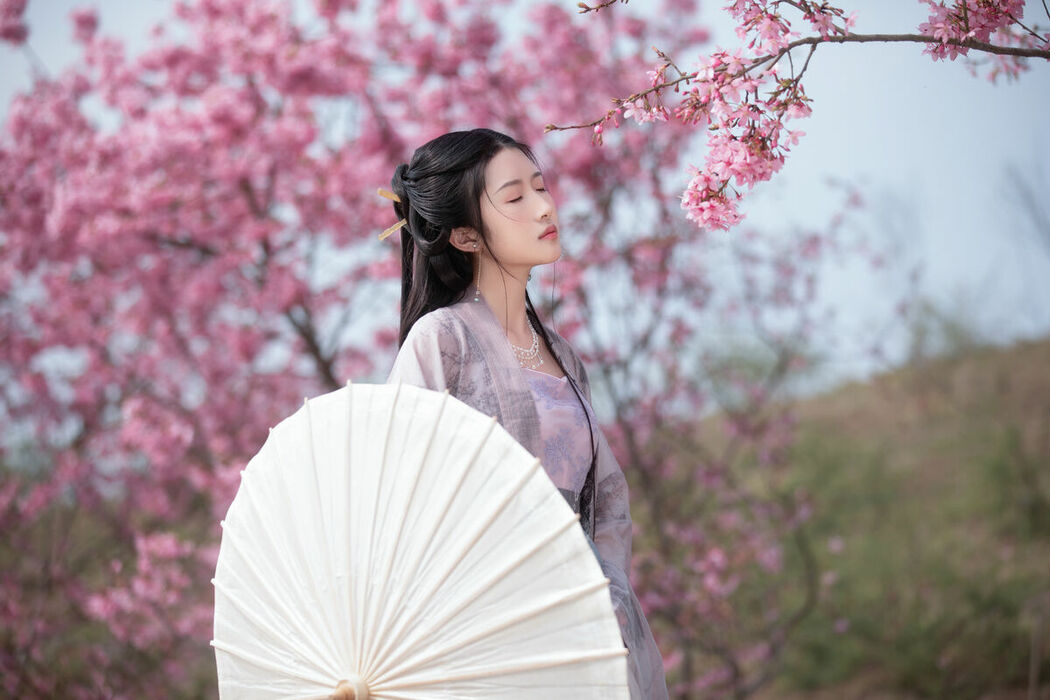 YiTuYu艺图语 Vol.8942 Qiu Yu (17P)