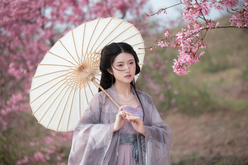 YiTuYu艺图语 Vol.8942 Qiu Yu (17P)