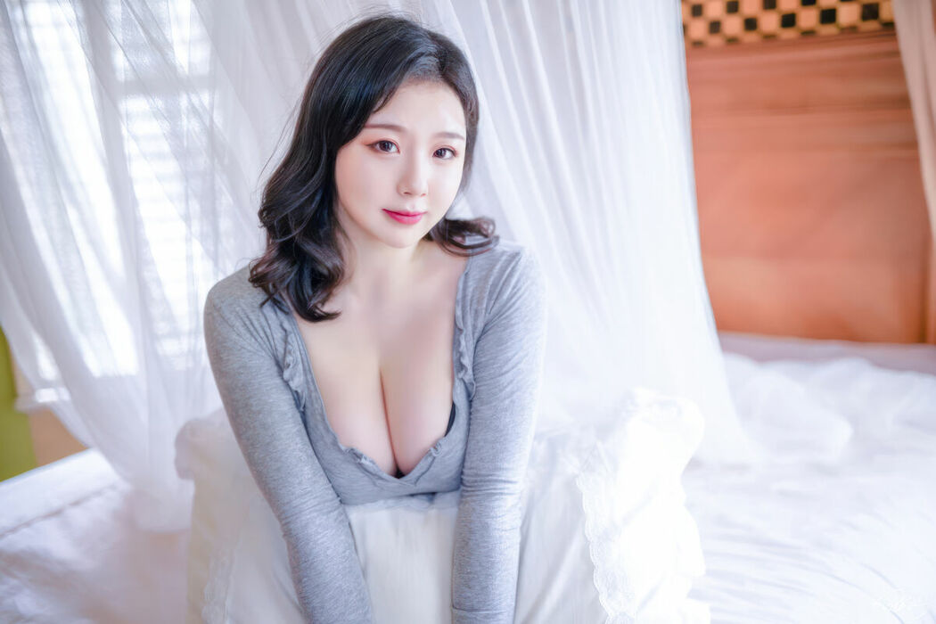 Coser@皮皮奶可可爱了啦 – 房东太太 (51P)