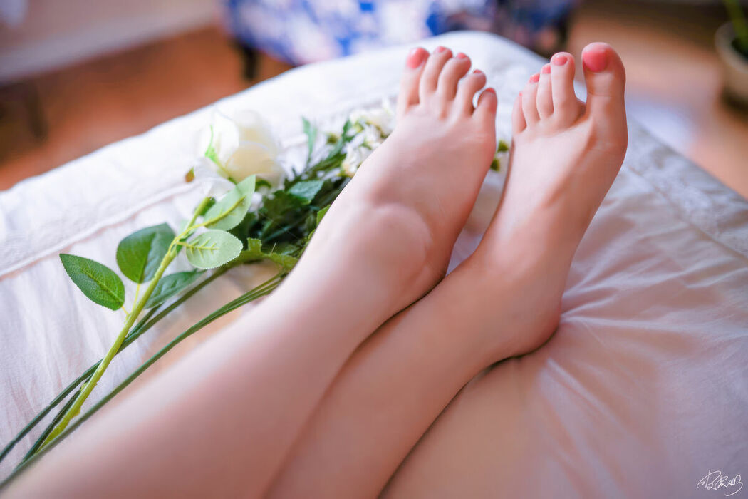 Coser@皮皮奶可可爱了啦 – 房东太太 (51P)