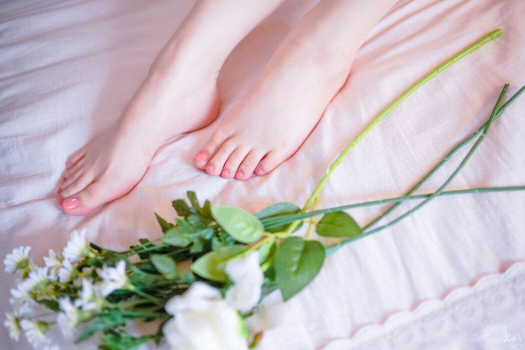 Coser@皮皮奶可可爱了啦 – 房东太太 (51P)