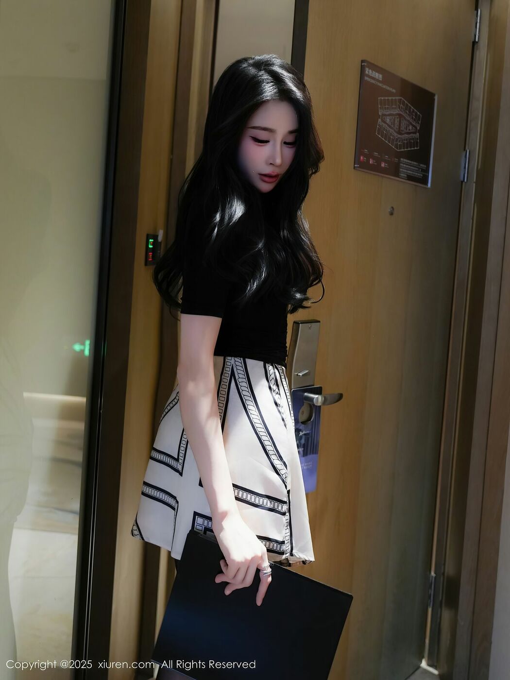 XiuRen秀人网 No.10817 Ye Zhi Nuo Mi Ji (81P)