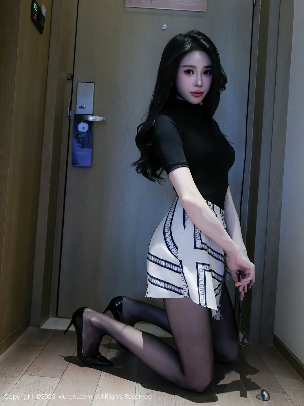 XiuRen秀人网 No.10817 Ye Zhi Nuo Mi Ji (81P)