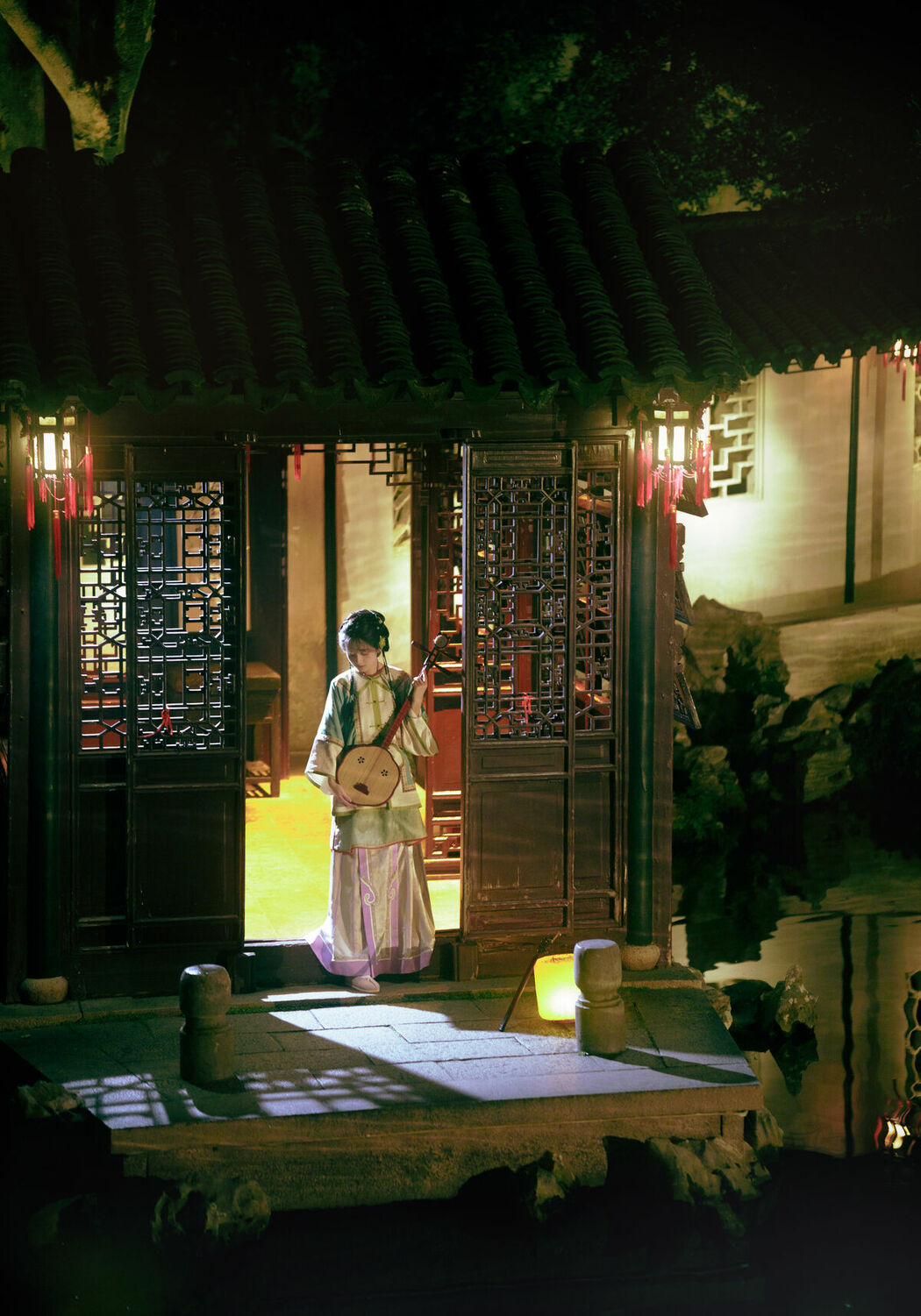 YiTuYu艺图语 Vol.8947 Yi Zhi Shu Zi Jun (14P)