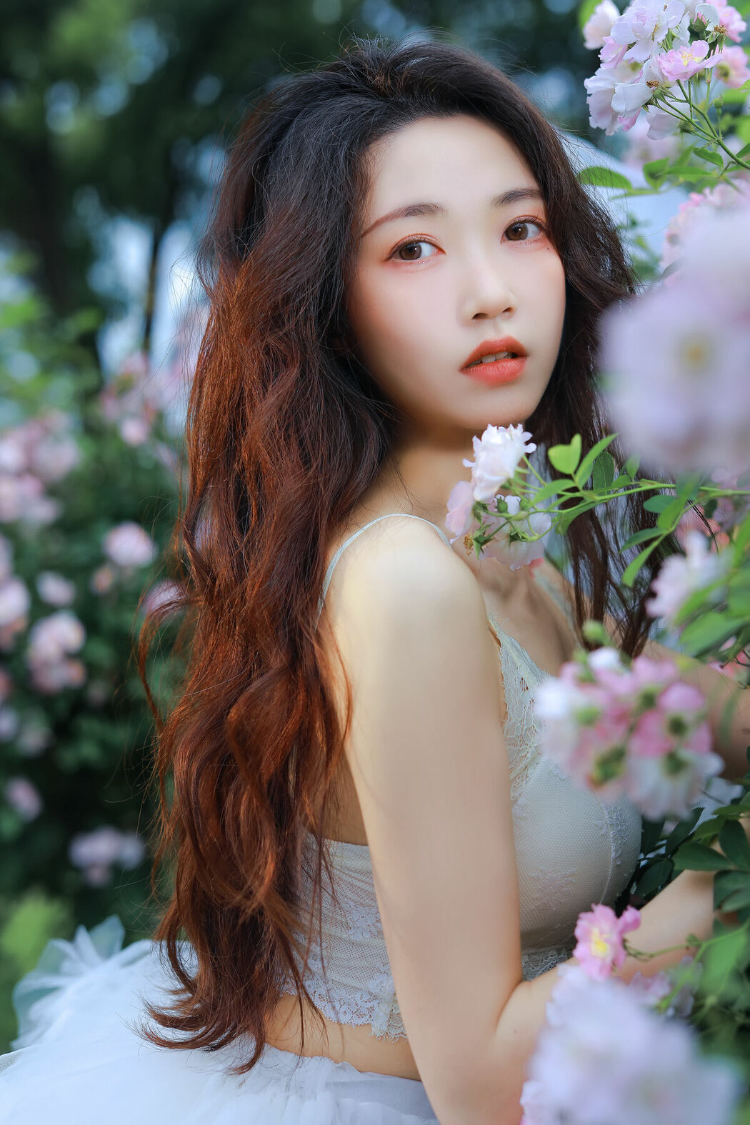 YiTuYu艺图语 Vol.8955 Hua Zhuang Shi Tian (26P)