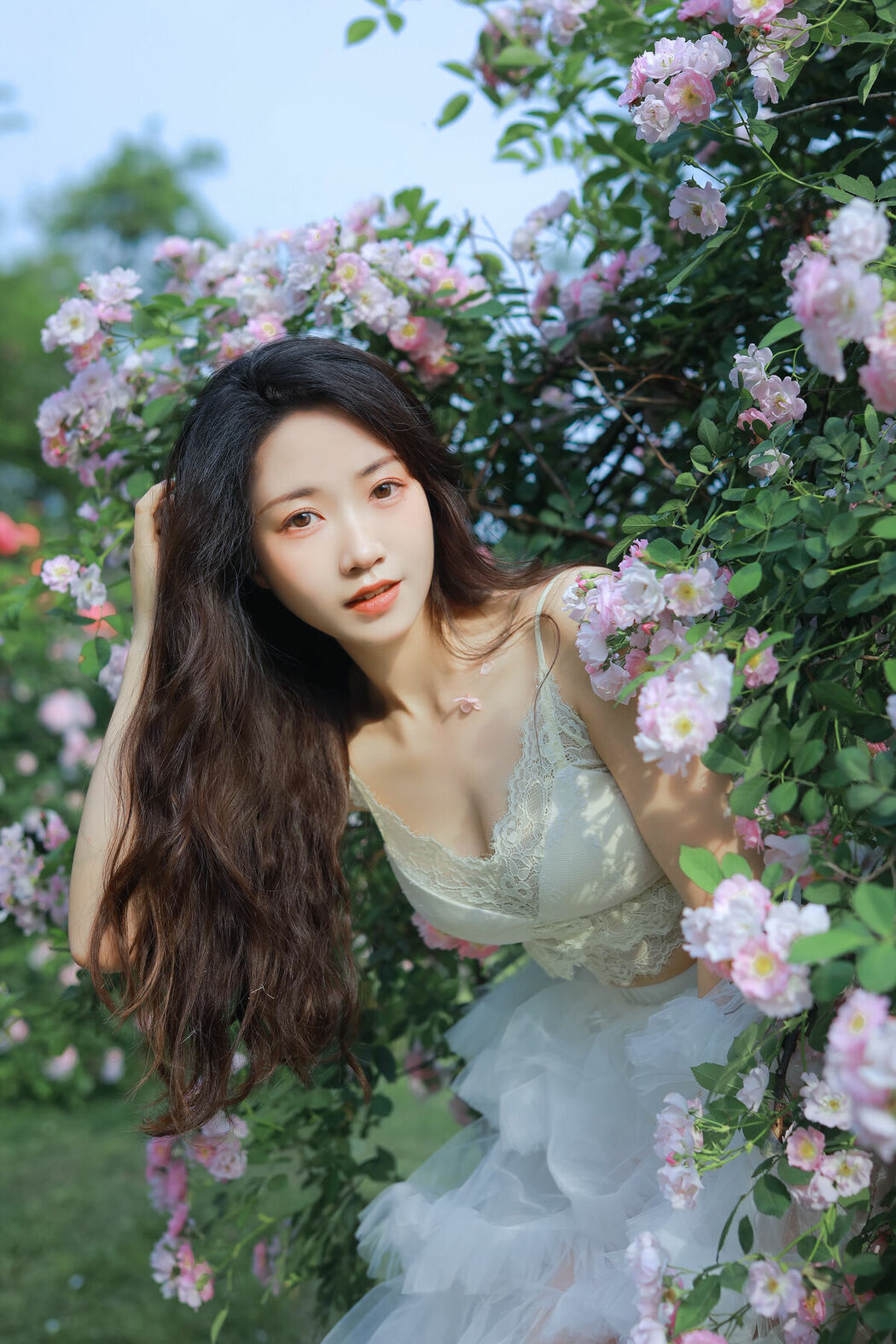 YiTuYu艺图语 Vol.8955 Hua Zhuang Shi Tian (26P)