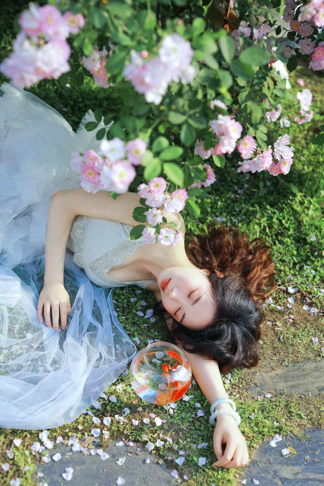 YiTuYu艺图语 Vol.8955 Hua Zhuang Shi Tian (26P)